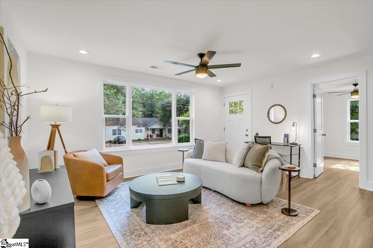 14 Pleasant Ridge Avenue Greenville, SC 29605 - Photo 5 of 30 Gallery Image 5