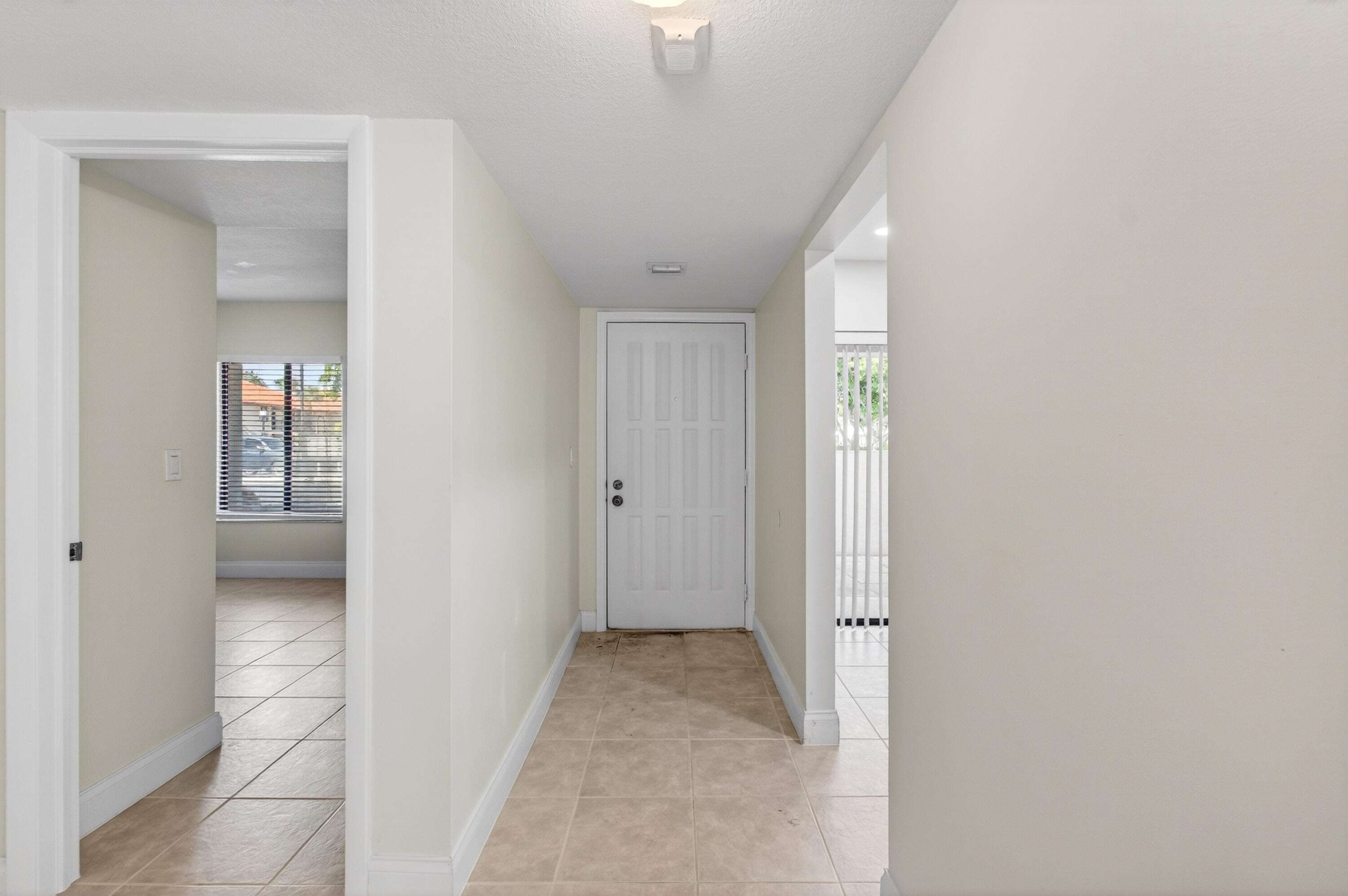 351 Club Circle, Unit 101 Boca Raton, FL 33487 - Photo 10 of 55 10-print-DSC_8775