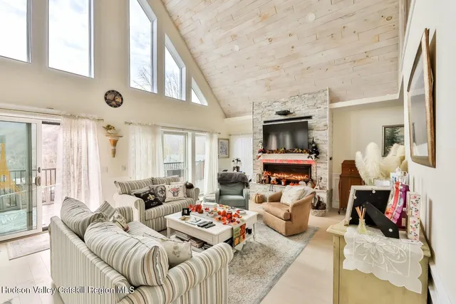 $1,999,000 | 147 Botti Drive, Hunter, NY 12442