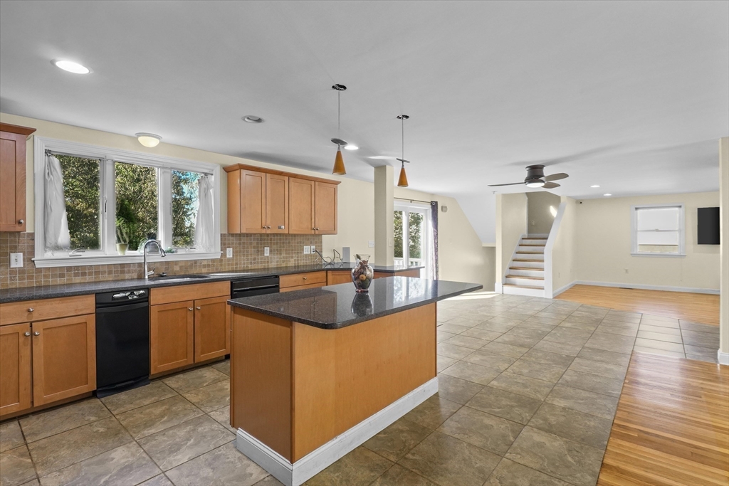 75 Border Road Reading, MA 01867 - Photo 6 of 34 Gallery Image 6