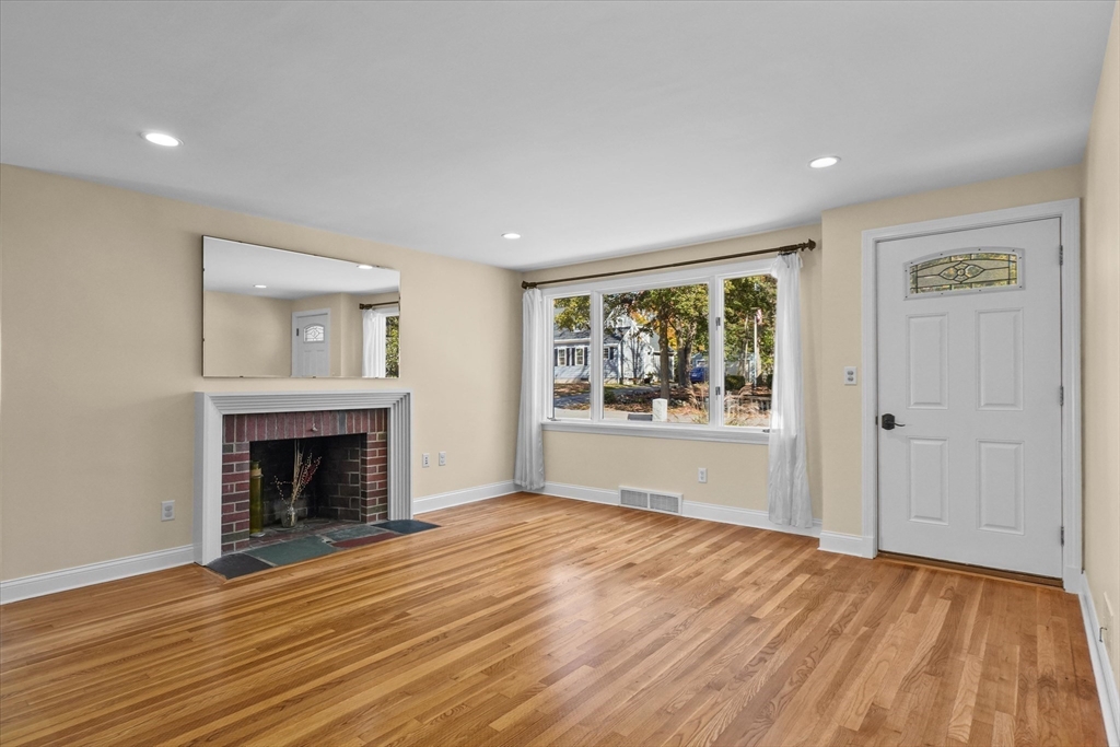 75 Border Road Reading, MA 01867 - Photo 10 of 34 Gallery Image 10