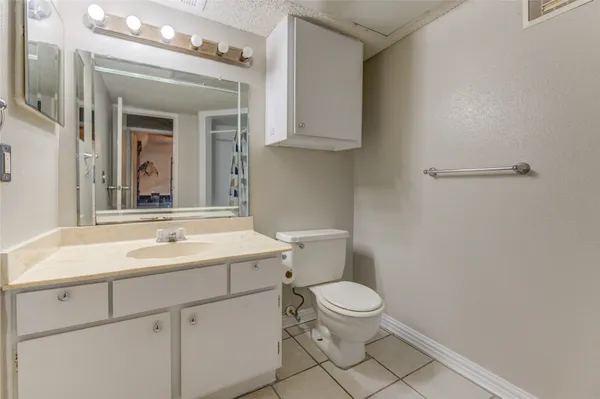 $162,000 | 260 El Dorado Boulevard, Unit 307, Houston, TX 77598