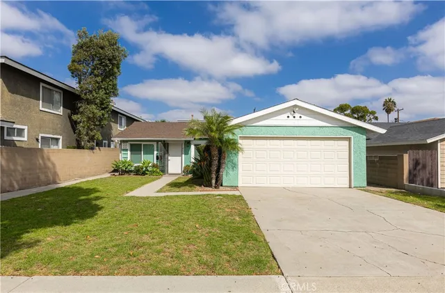 $4,000 | 4331 Farquhar Avenue, Los Alamitos, CA 90720
