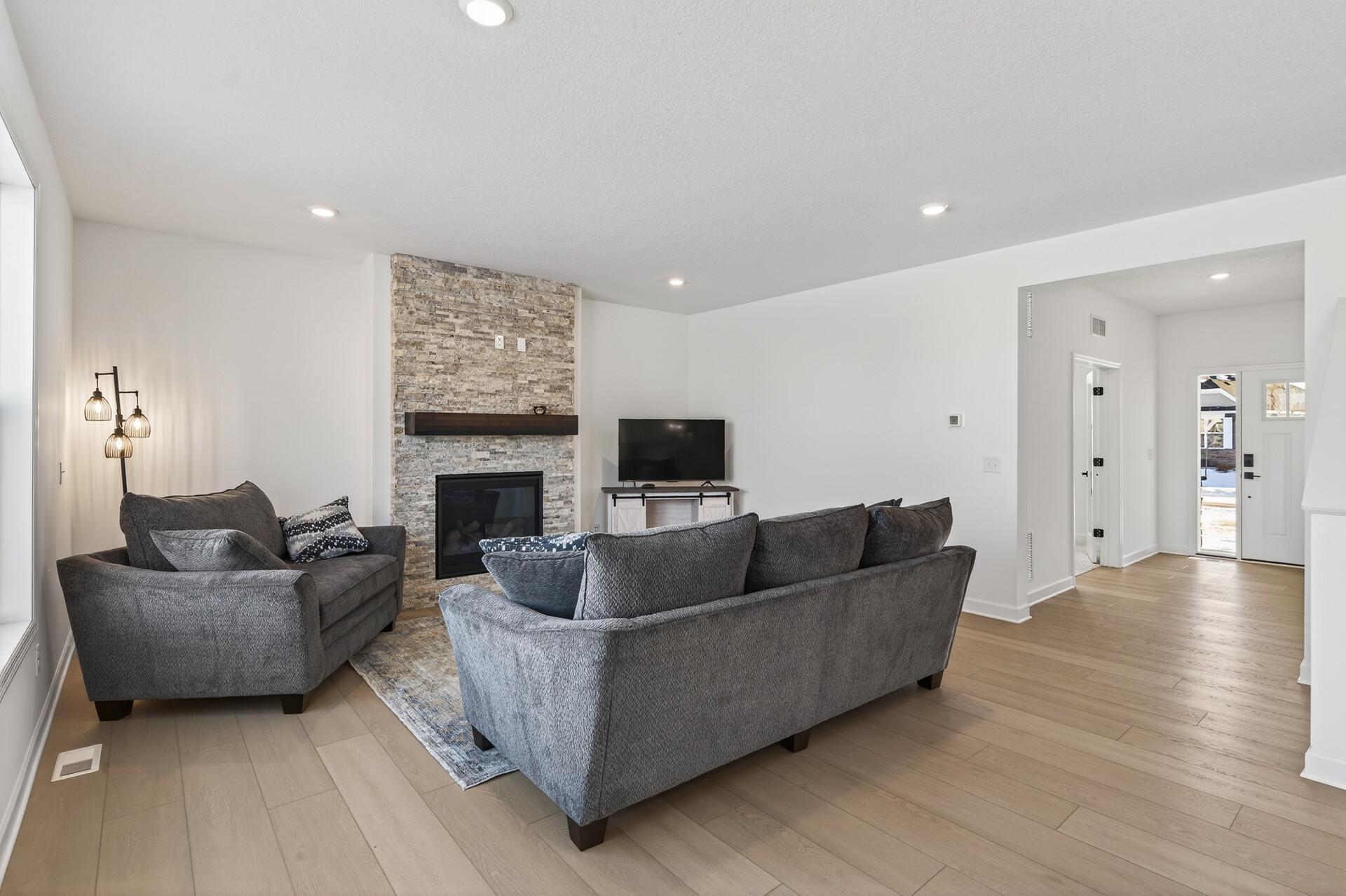 4511 Obsidian Way Victoria, MN 55386 - Photo 8 of 48