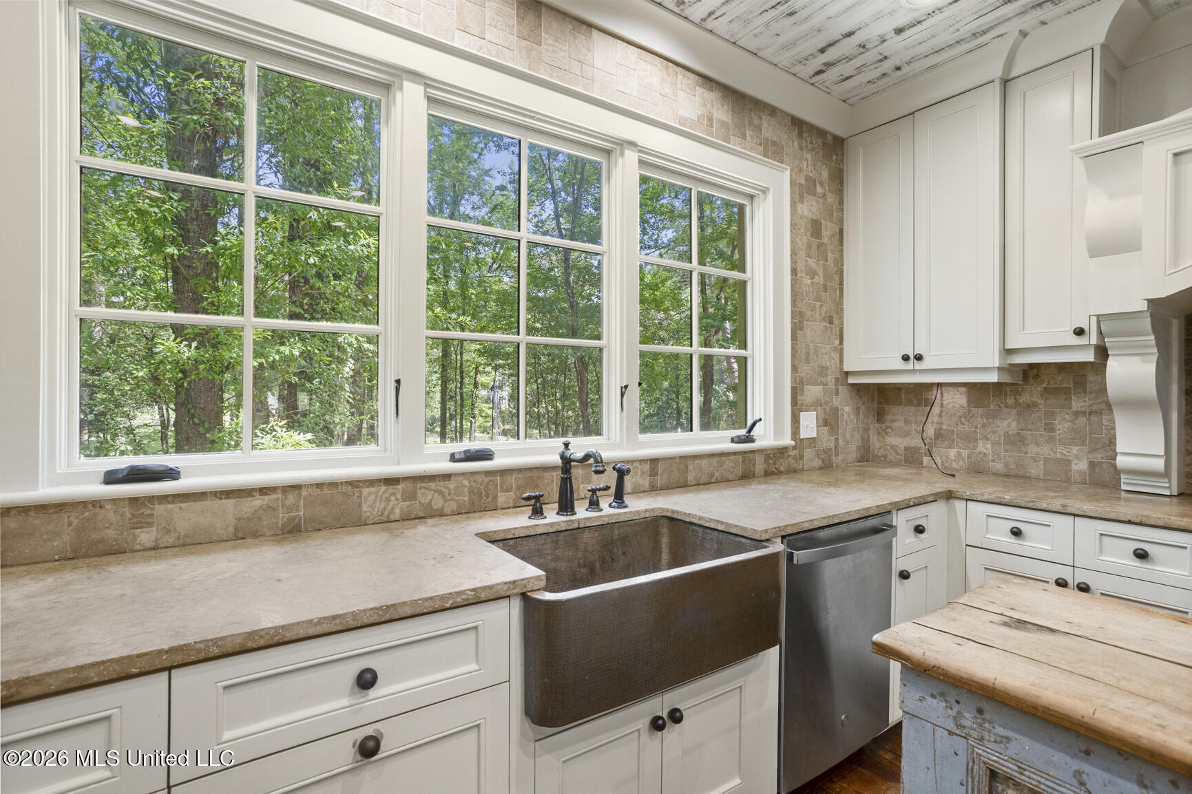 3838 Redbud Road Jackson, MS 39216 - Photo 13 of 32 3838 Redbud_jhookphotos-25