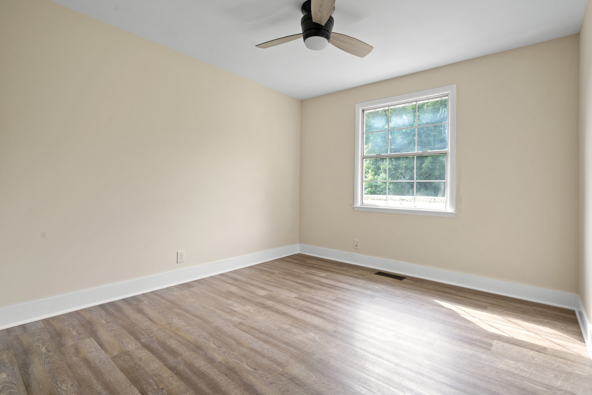 215 Edmondson Ferry Road Clarksville, TN 37040 - Photo 21 of 34 Gallery Image 21