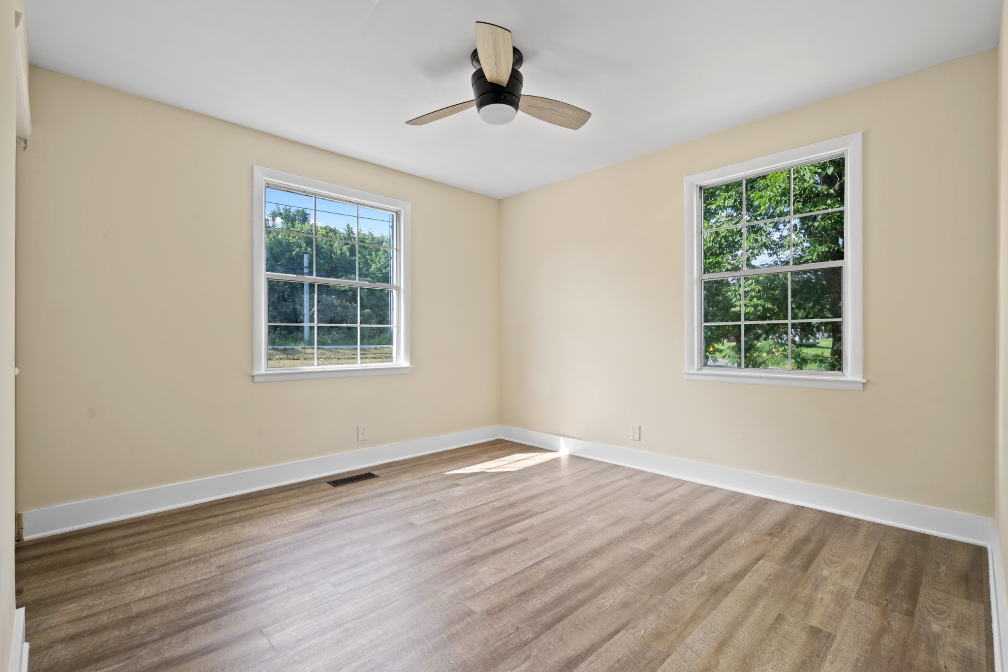 215 Edmondson Ferry Road Clarksville, TN 37040 - Photo 23 of 34 Gallery Image 23