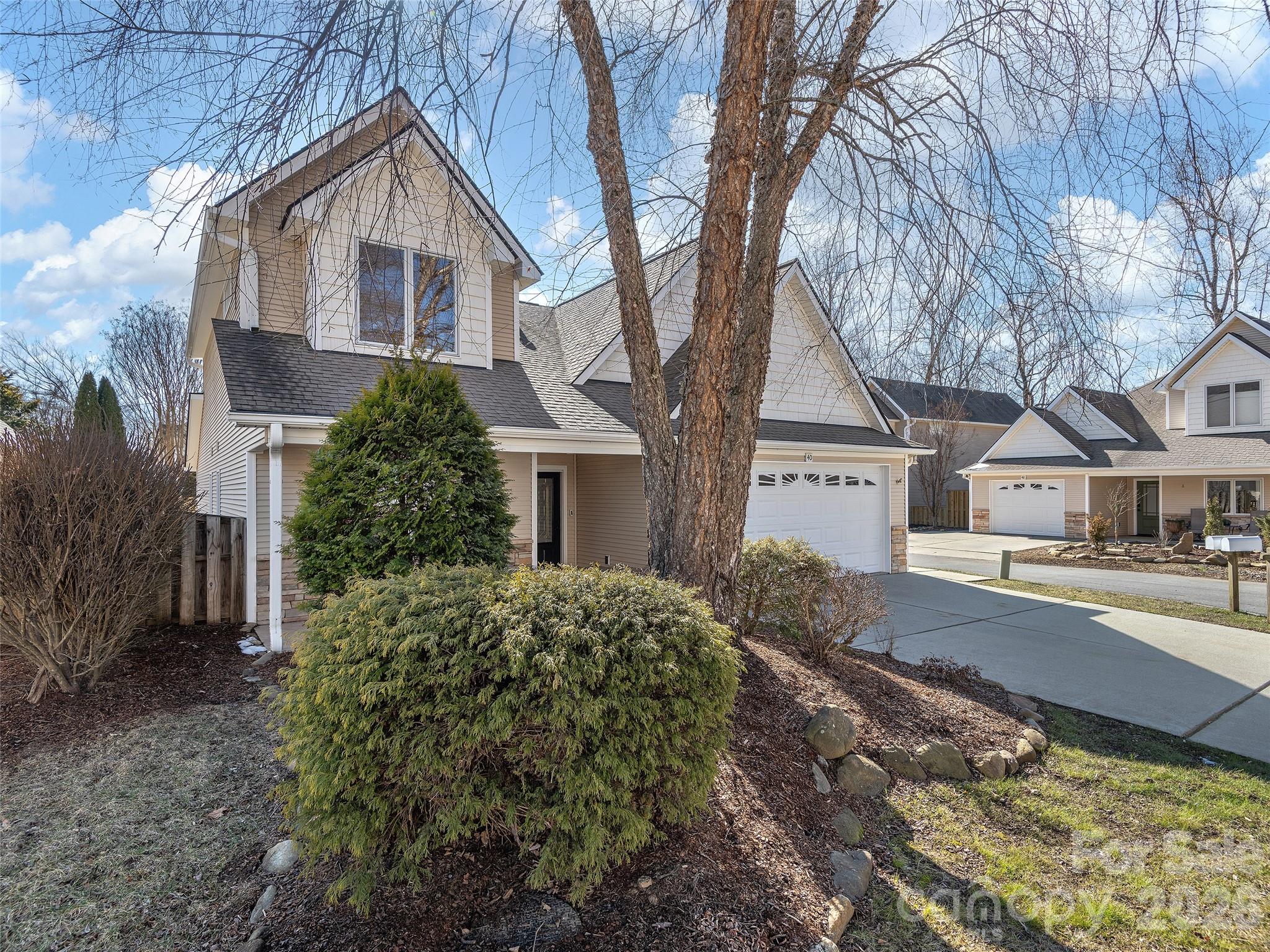 40 Beekeeper Trail Swannanoa, NC 28778 - Photo 2 of 27