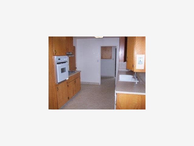 608 Middlefield Road Salinas, CA 93906 - Photo 2 of 6 Gallery Image 2