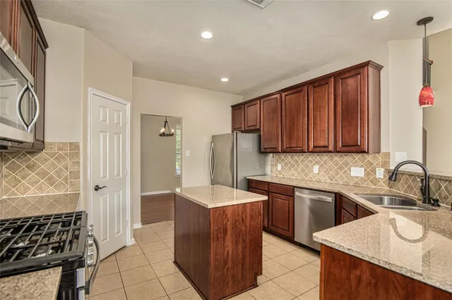 $2,595 | 24403 Redrock Falls, Tomball, TX 77375