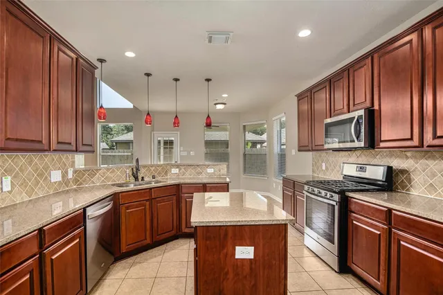 $2,595 | 24403 Redrock Falls, Tomball, TX 77375