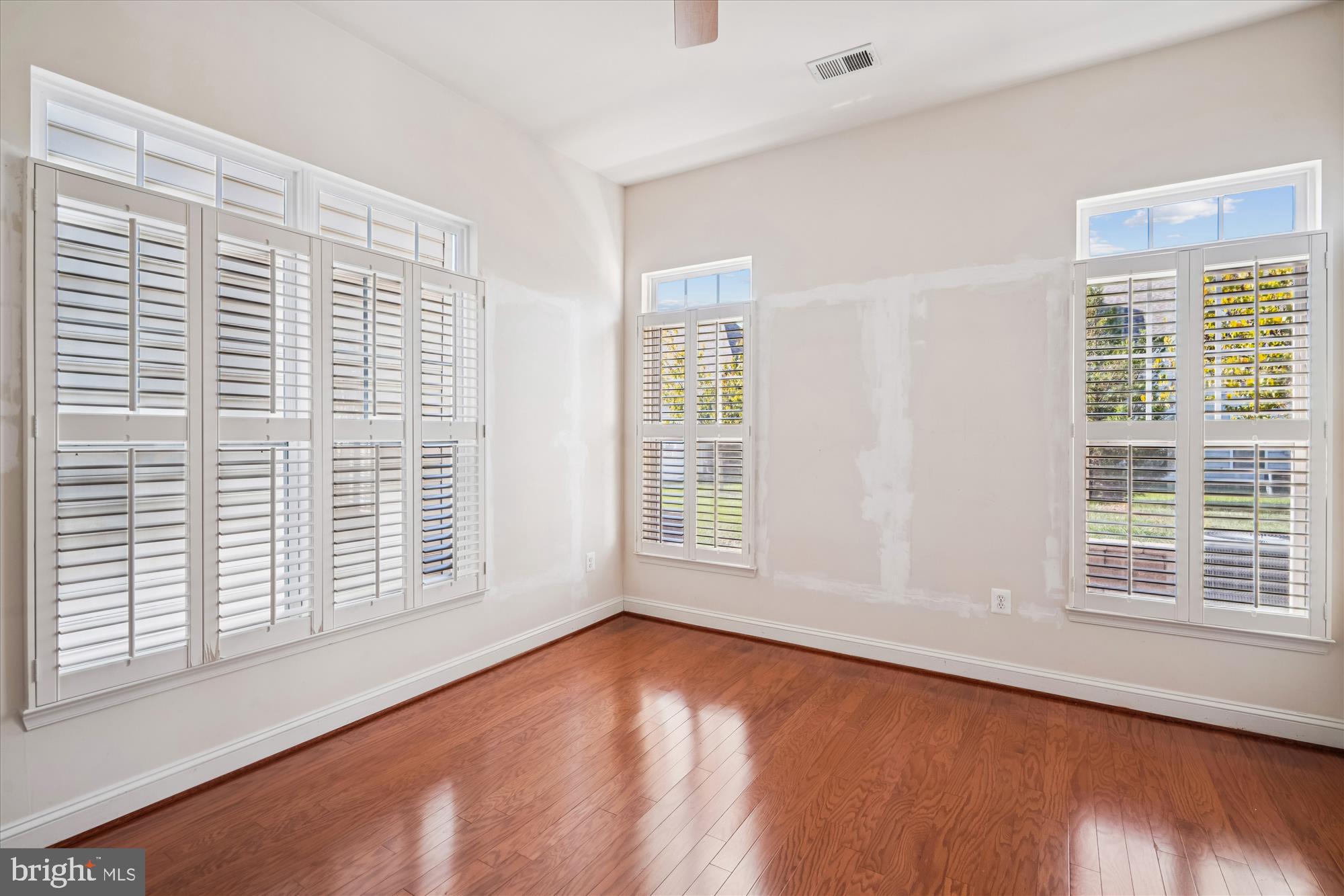 13124 Winding Trail Road Laurel, MD 20707 - Photo 22 of 54 2nd bedroom