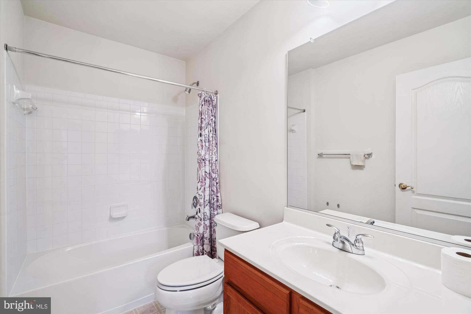 13124 Winding Trail Road Laurel, MD 20707 - Photo 27 of 54 Upper bath