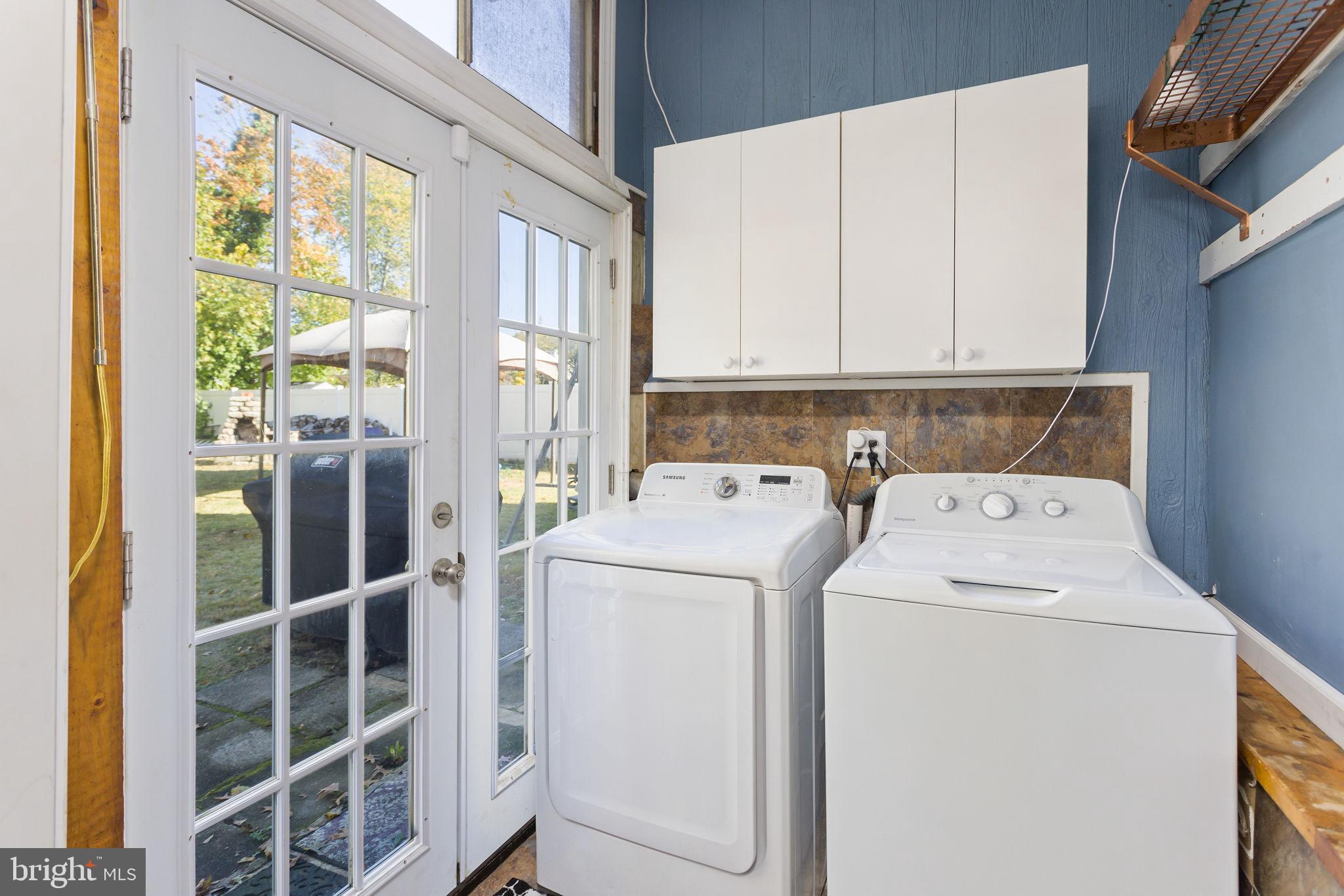 29 West Broadway Maple Shade, NJ 08052 - Photo 27 of 35 a utility room with dryer and washer