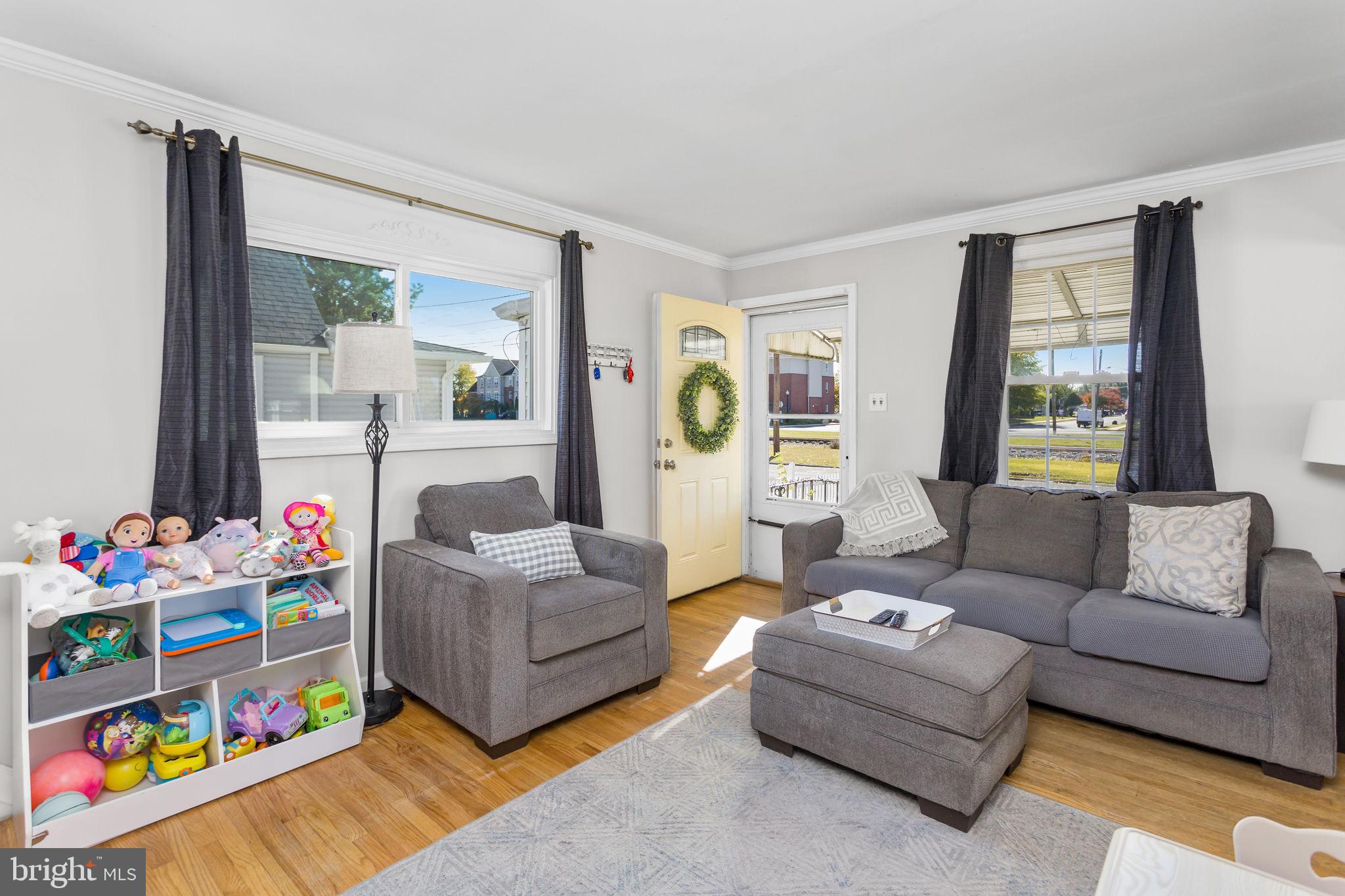 29 West Broadway Maple Shade, NJ 08052 - Photo 10 of 35 a living room with furniture and a window