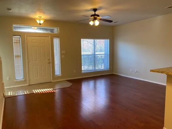 $1,950 | 5316 Bexar Street, Dallas, TX 75215