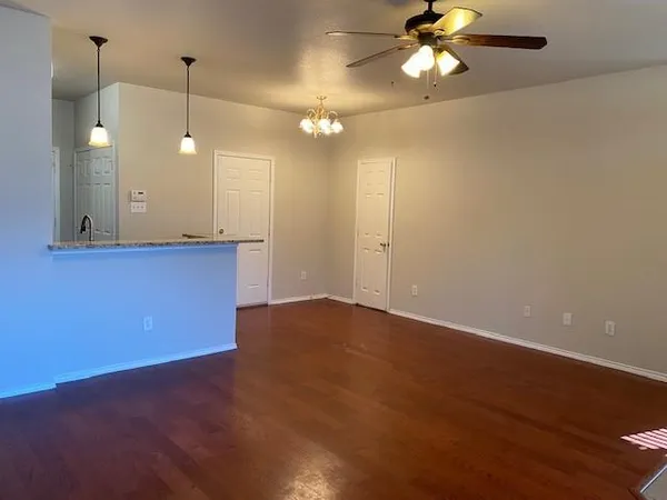 $1,950 | 5316 Bexar Street, Dallas, TX 75215