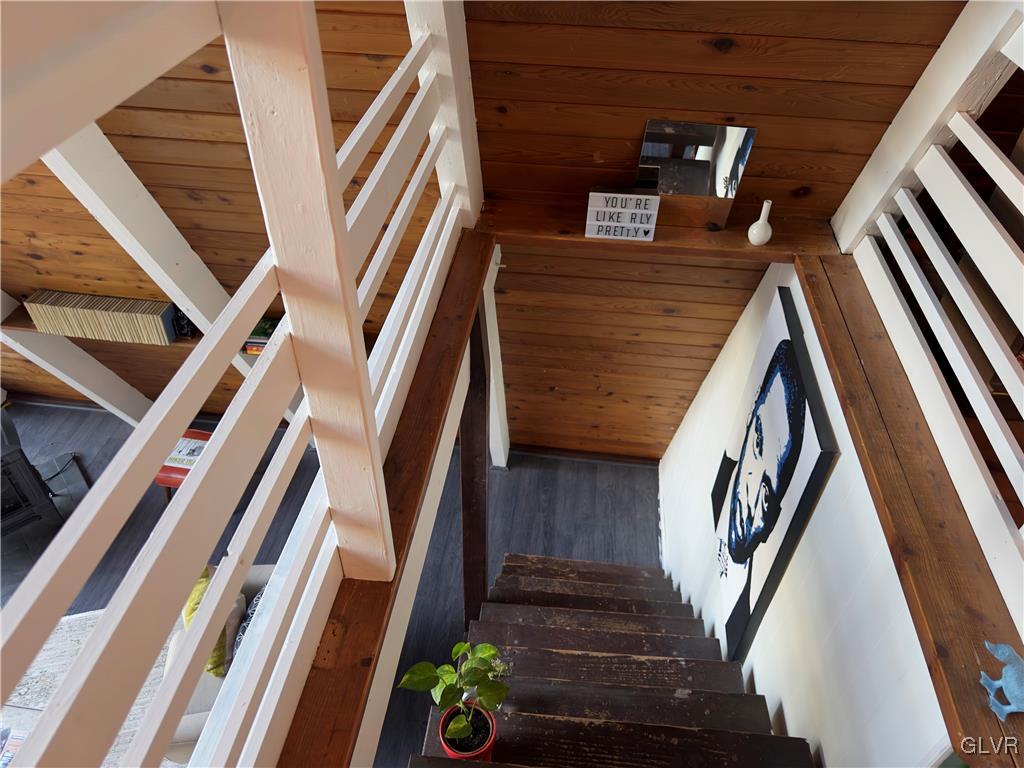 2105 Lakeview Road Bushkill, PA 18324 - Photo 24 of 49 Gallery Image 24