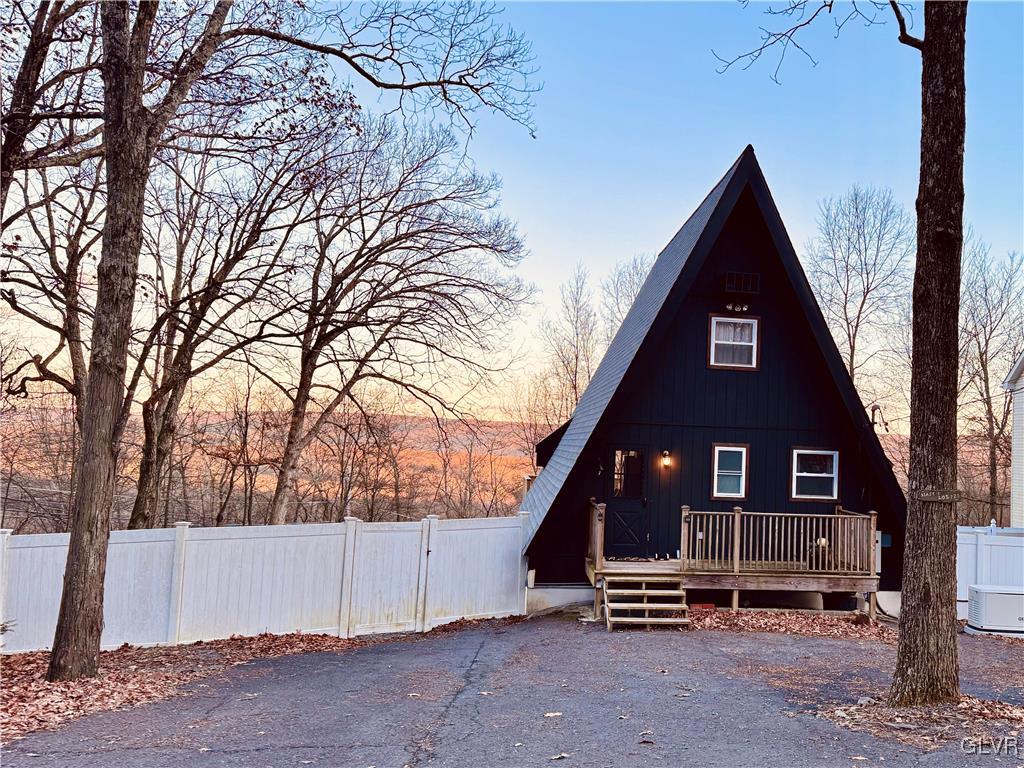 2105 Lakeview Road Bushkill, PA 18324 - Photo 41 of 49 Gallery Image 41