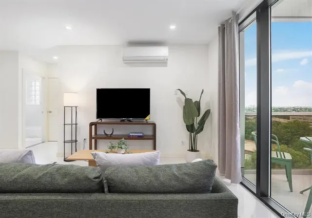 $570,310 | 124-28 Queens Boulevard, Unit PHB | Kew Gardens