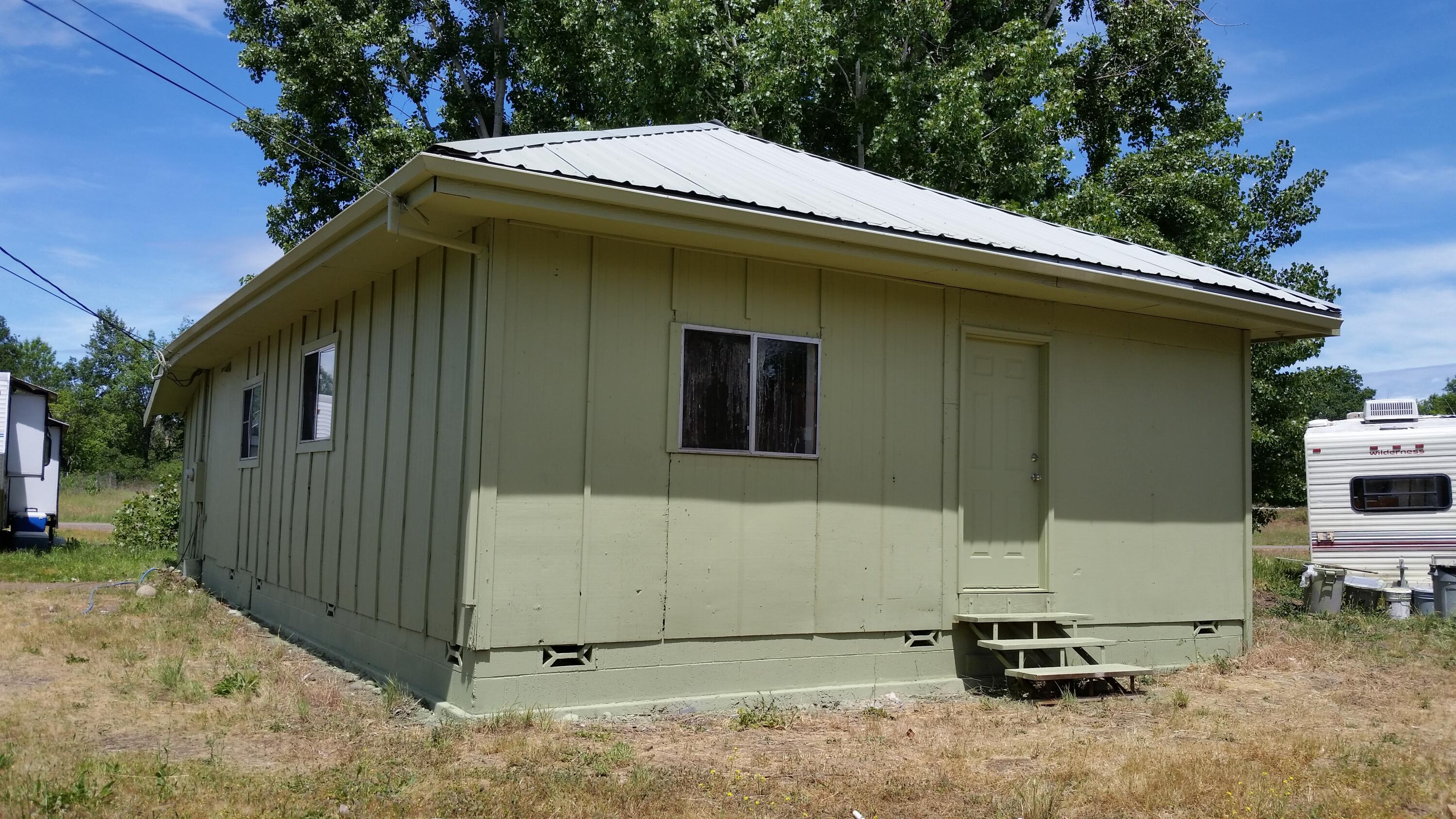 901 Riley Road Eagle Point, OR 97524 - Photo 44 of 46 901 Riley Road-Rear & Side View