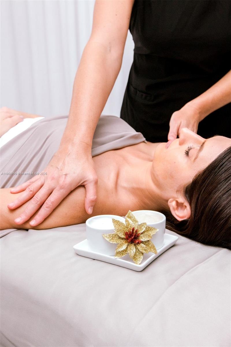 1100 West Avenue, Unit 1402 Miami Beach, FL 33139 - Photo 31 of 58 a view of a couch in kitchen
