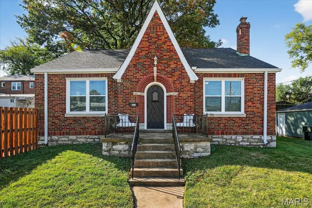 $299,900 | 6312 Berthold Avenue, St. Louis, MO 63139