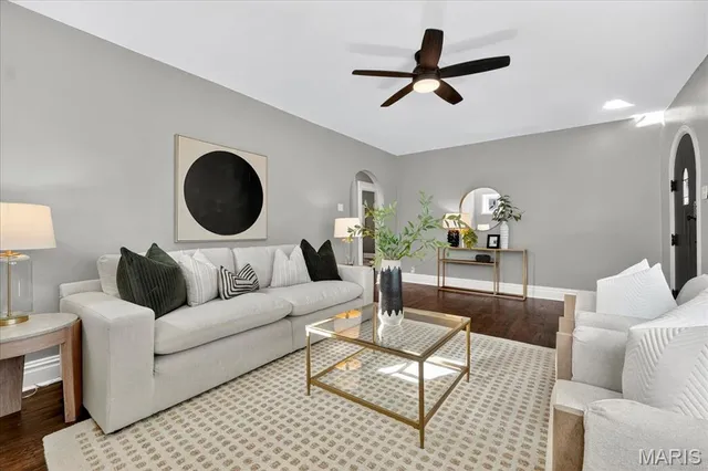 $299,900 | 6312 Berthold Avenue, St. Louis, MO 63139