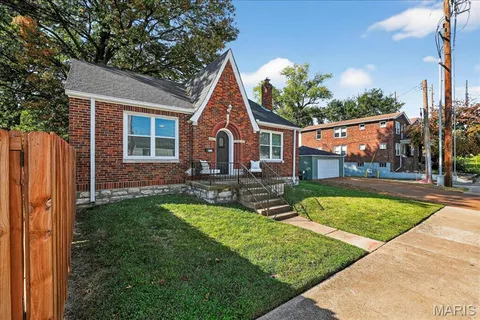 $299,900 | 6312 Berthold Avenue, St. Louis, MO 63139
