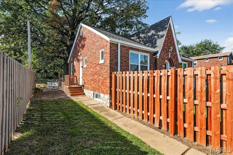 $299,900 | 6312 Berthold Avenue, St. Louis, MO 63139