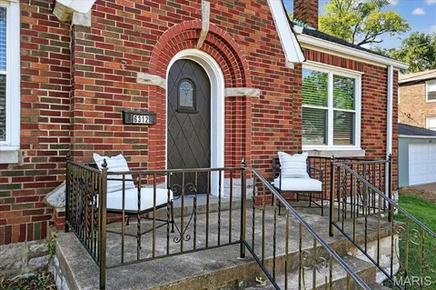 $299,900 | 6312 Berthold Avenue, St. Louis, MO 63139