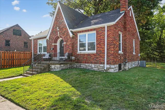 $299,900 | 6312 Berthold Avenue, St. Louis, MO 63139