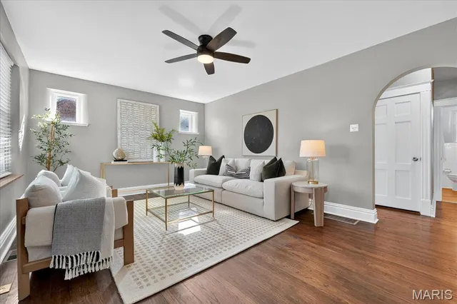 $299,900 | 6312 Berthold Avenue, St. Louis, MO 63139