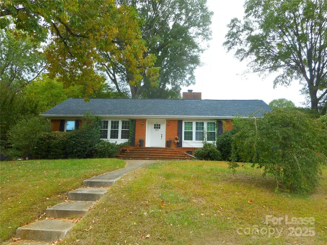 $1,995 | 8917 Nottoway Drive, Charlotte, NC 28213