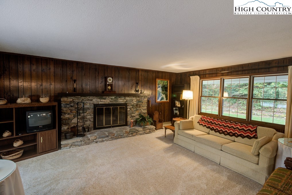 430 Park Road Banner Elk, NC 28604 - Photo 5 of 33 Gallery Image 5