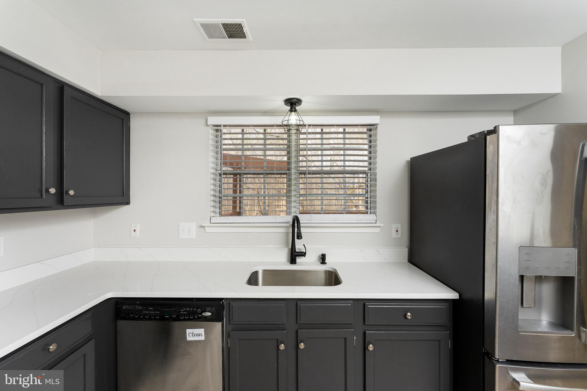 14846 Basingstoke Loop Centreville, VA 20120 - Photo 11 of 33