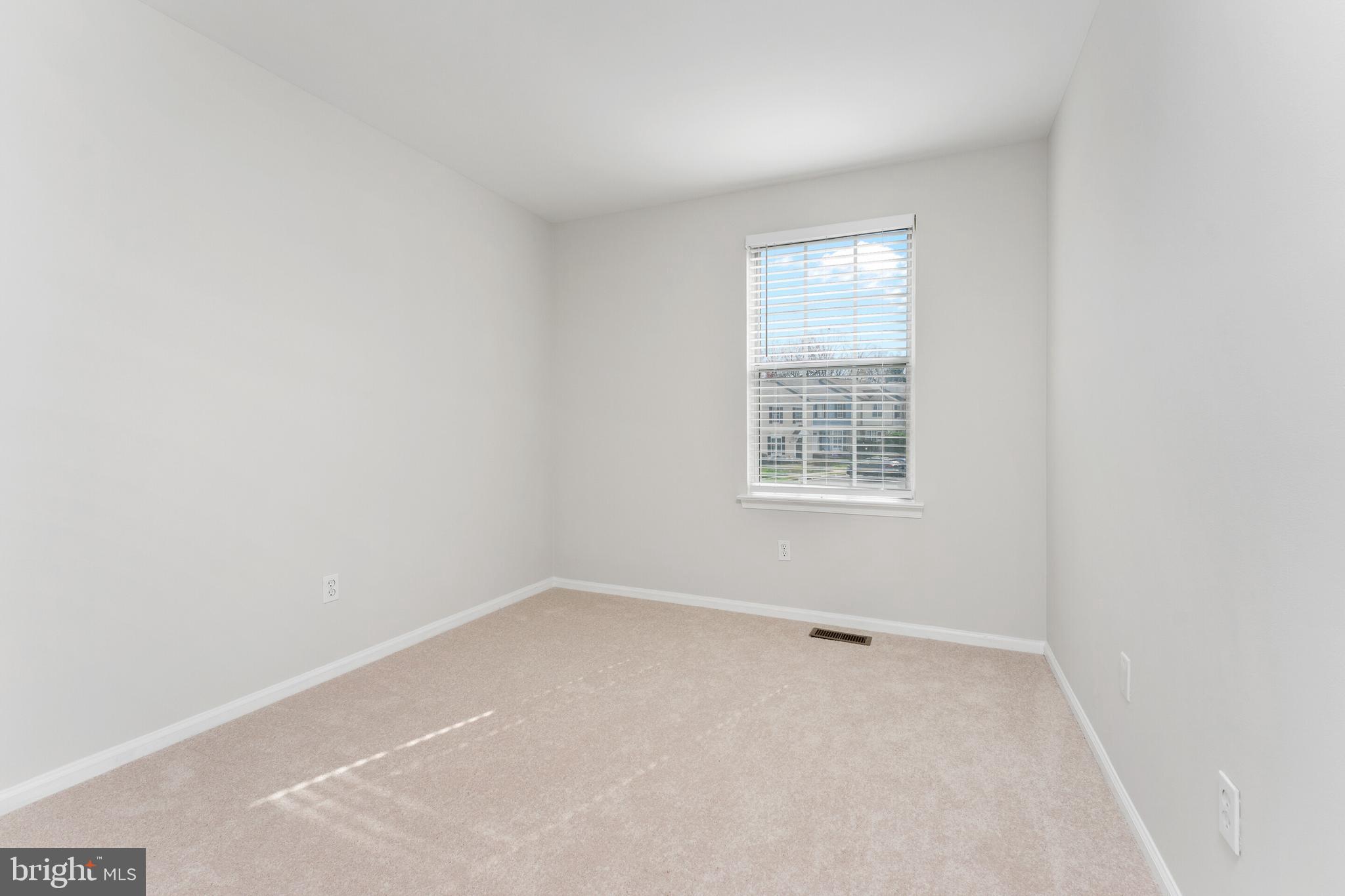 14846 Basingstoke Loop Centreville, VA 20120 - Photo 16 of 33