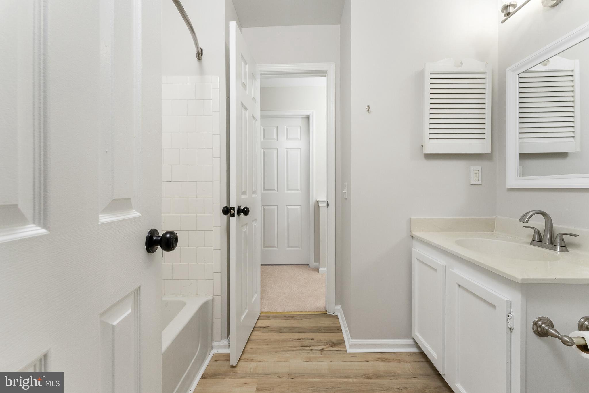 14846 Basingstoke Loop Centreville, VA 20120 - Photo 20 of 33