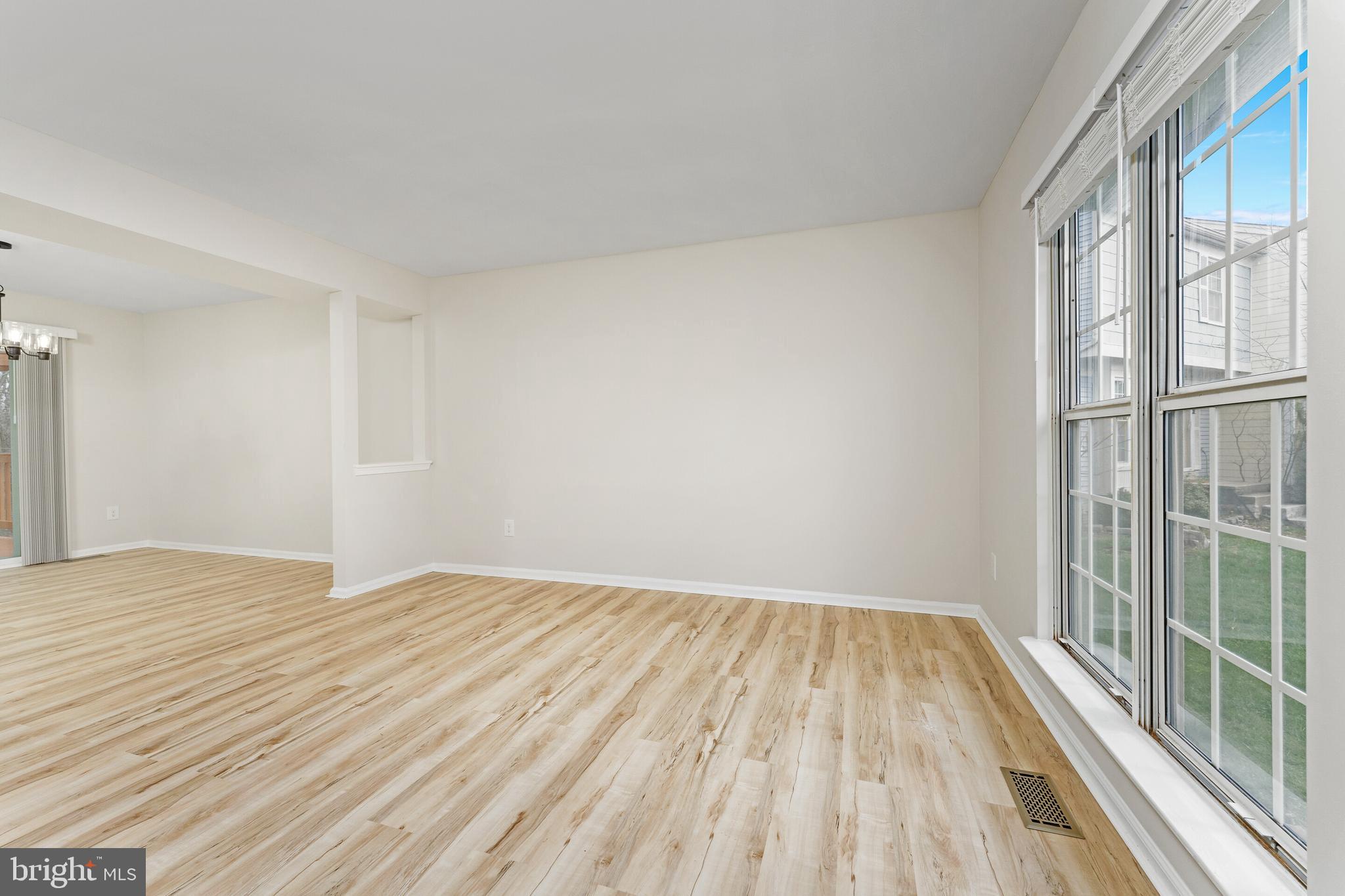 14846 Basingstoke Loop Centreville, VA 20120 - Photo 6 of 33