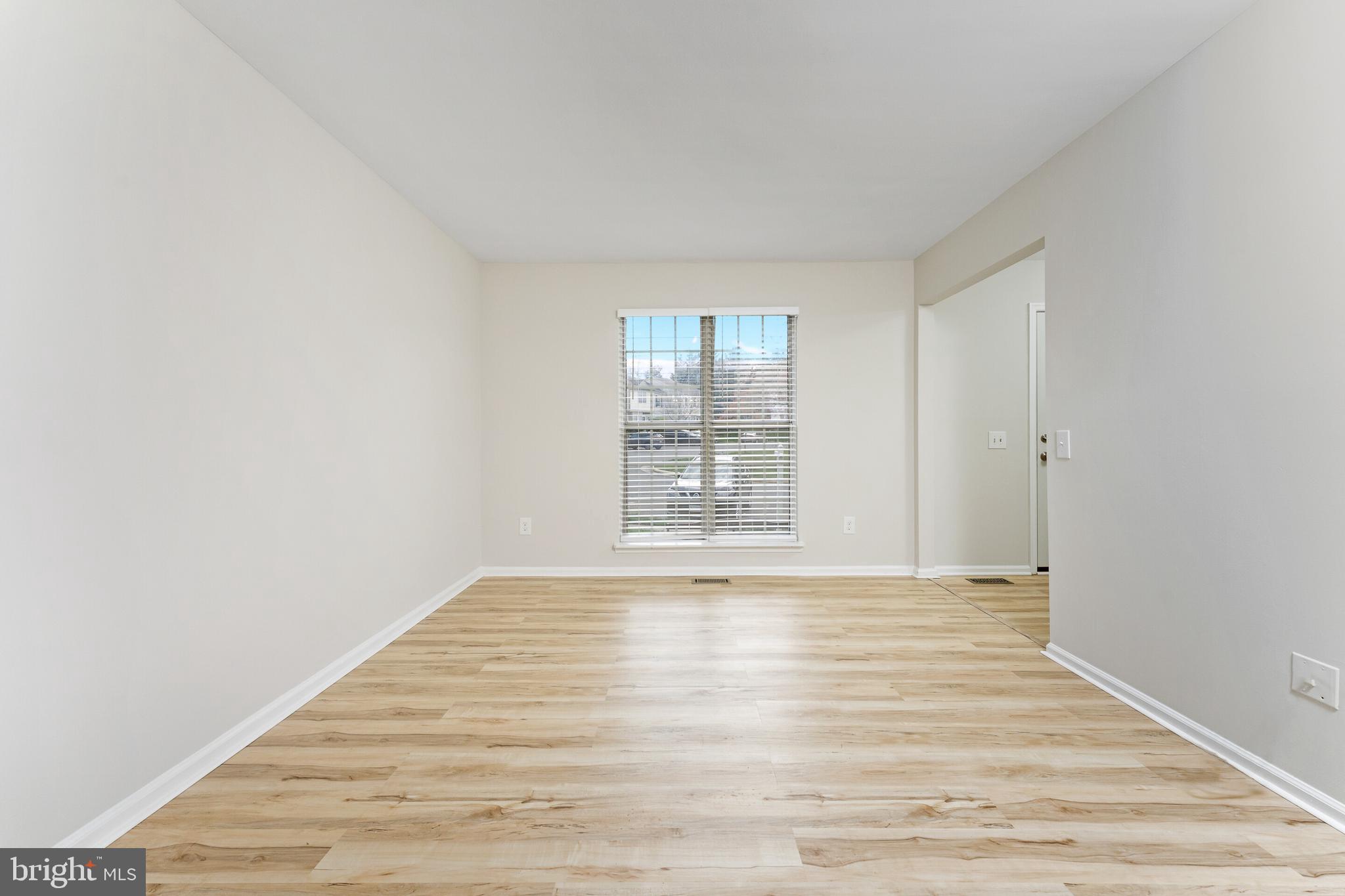 14846 Basingstoke Loop Centreville, VA 20120 - Photo 7 of 33