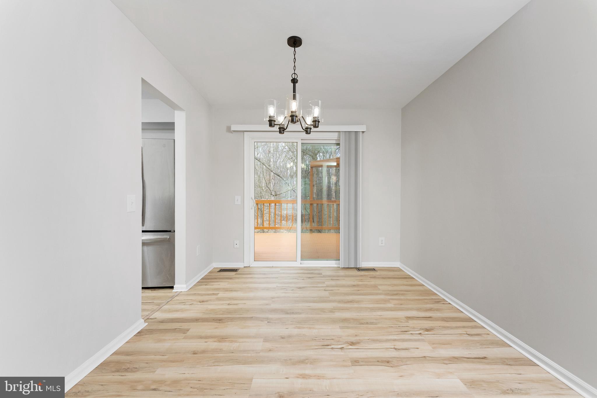 14846 Basingstoke Loop Centreville, VA 20120 - Photo 8 of 33