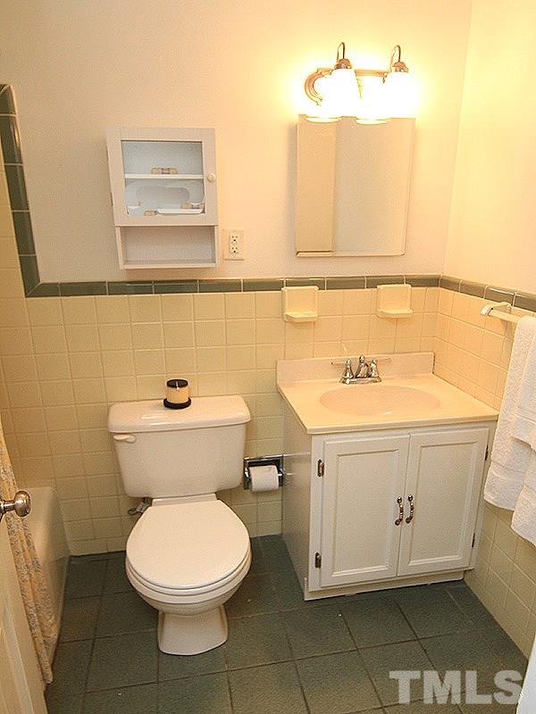 1210 Canterbury Road Raleigh, NC 27608 - Photo 15 of 23