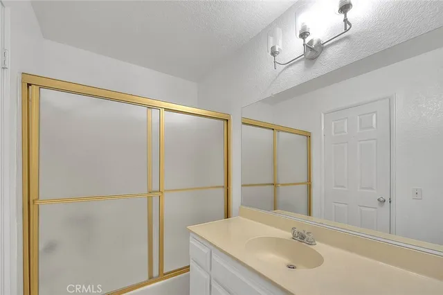 a view of an entryway of the house