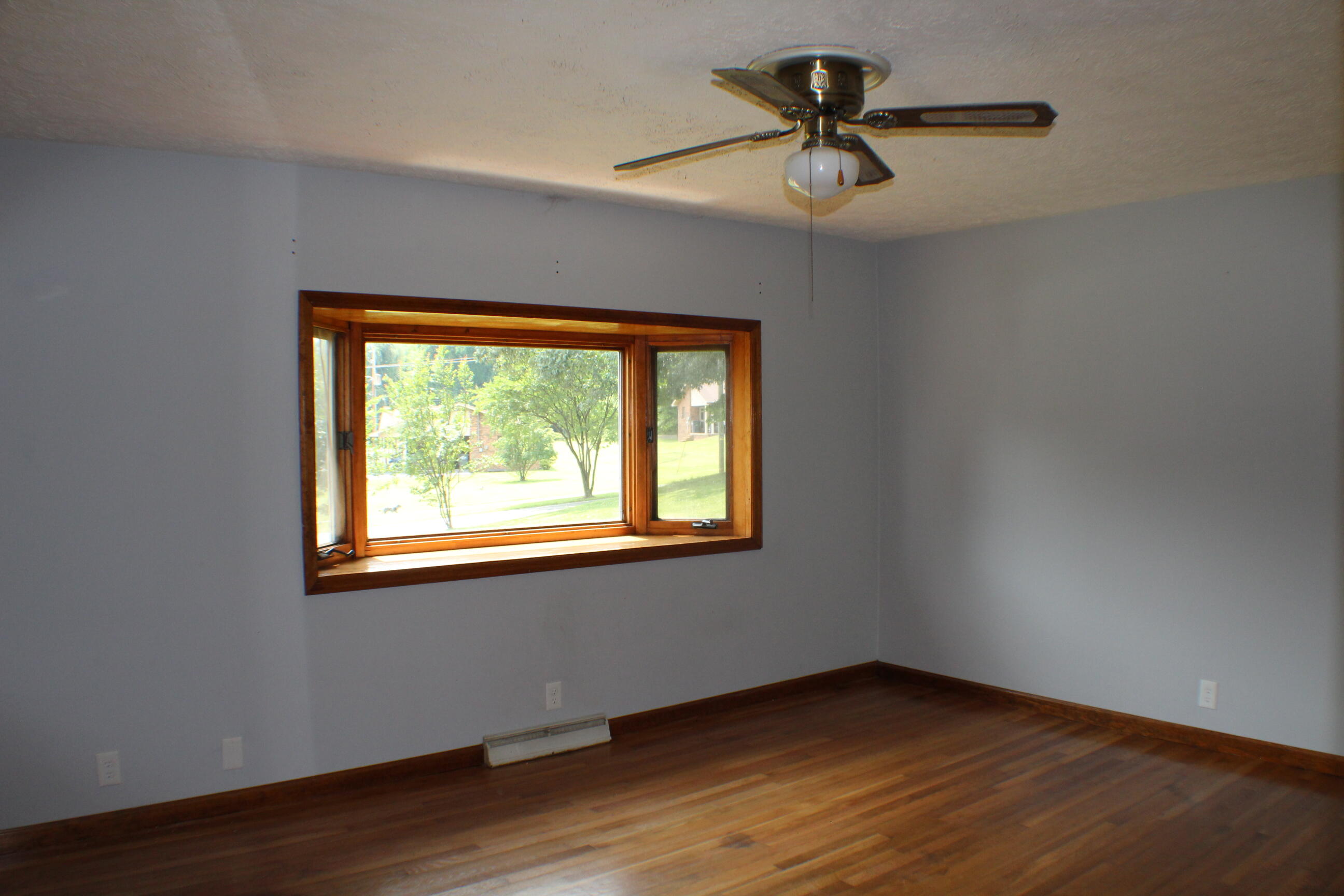 432 Ridgefields Road, Unit 26 Kingsport, TN 37660 - Photo 21 of 38 Primary bedroom