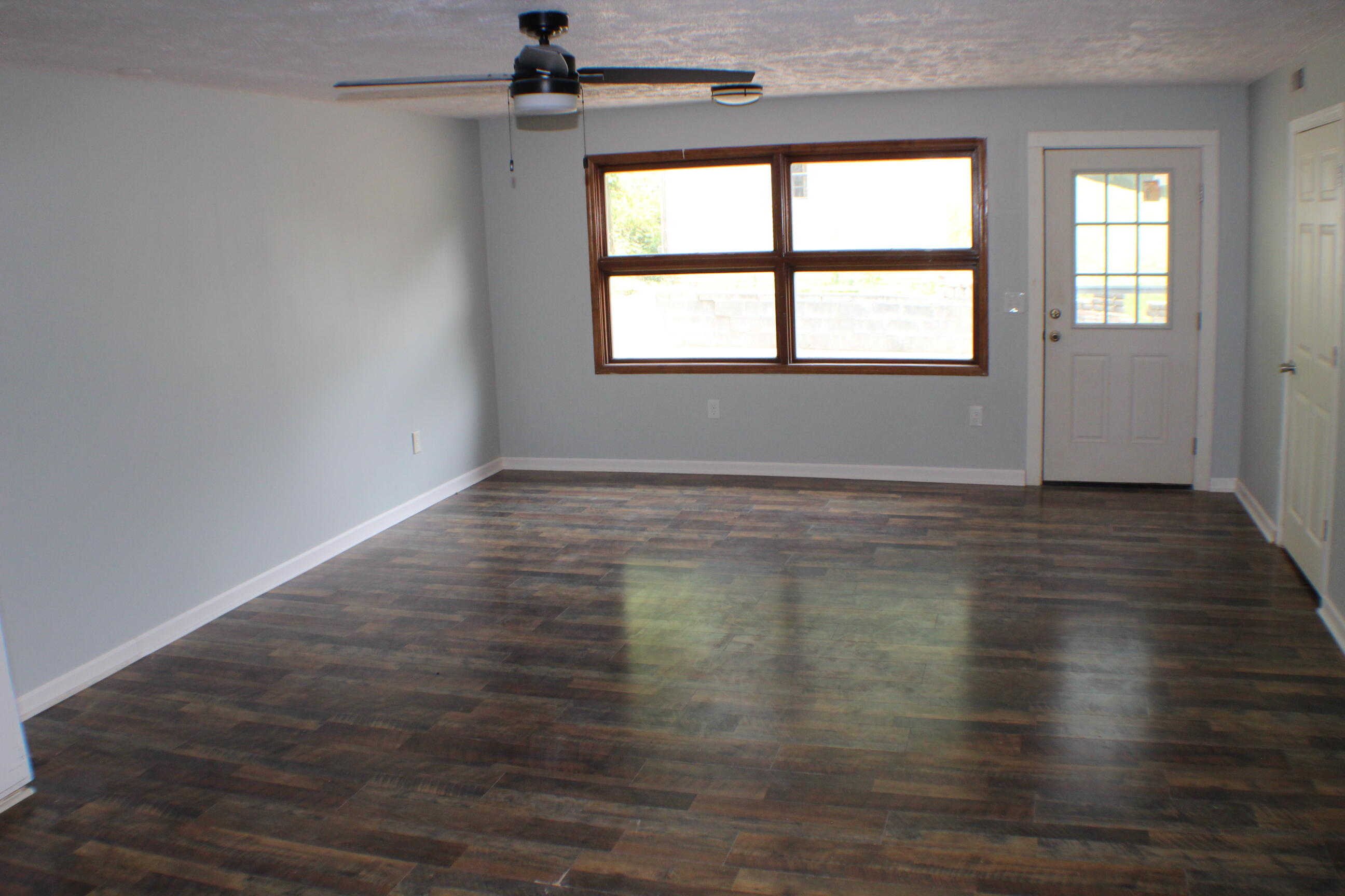 432 Ridgefields Road, Unit 26 Kingsport, TN 37660 - Photo 30 of 38 Family room