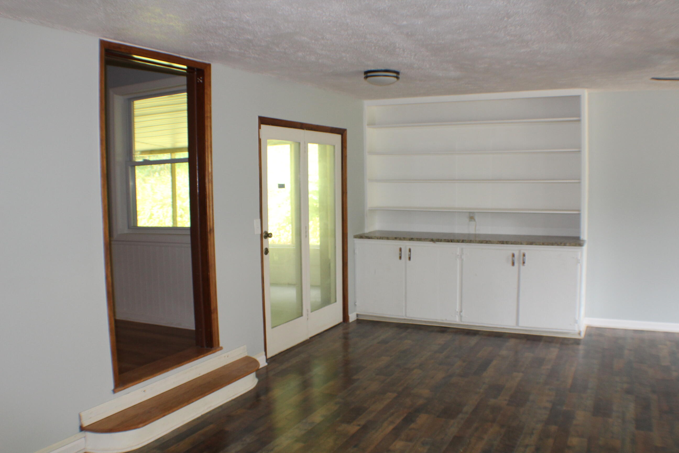 432 Ridgefields Road, Unit 26 Kingsport, TN 37660 - Photo 31 of 38 Family room