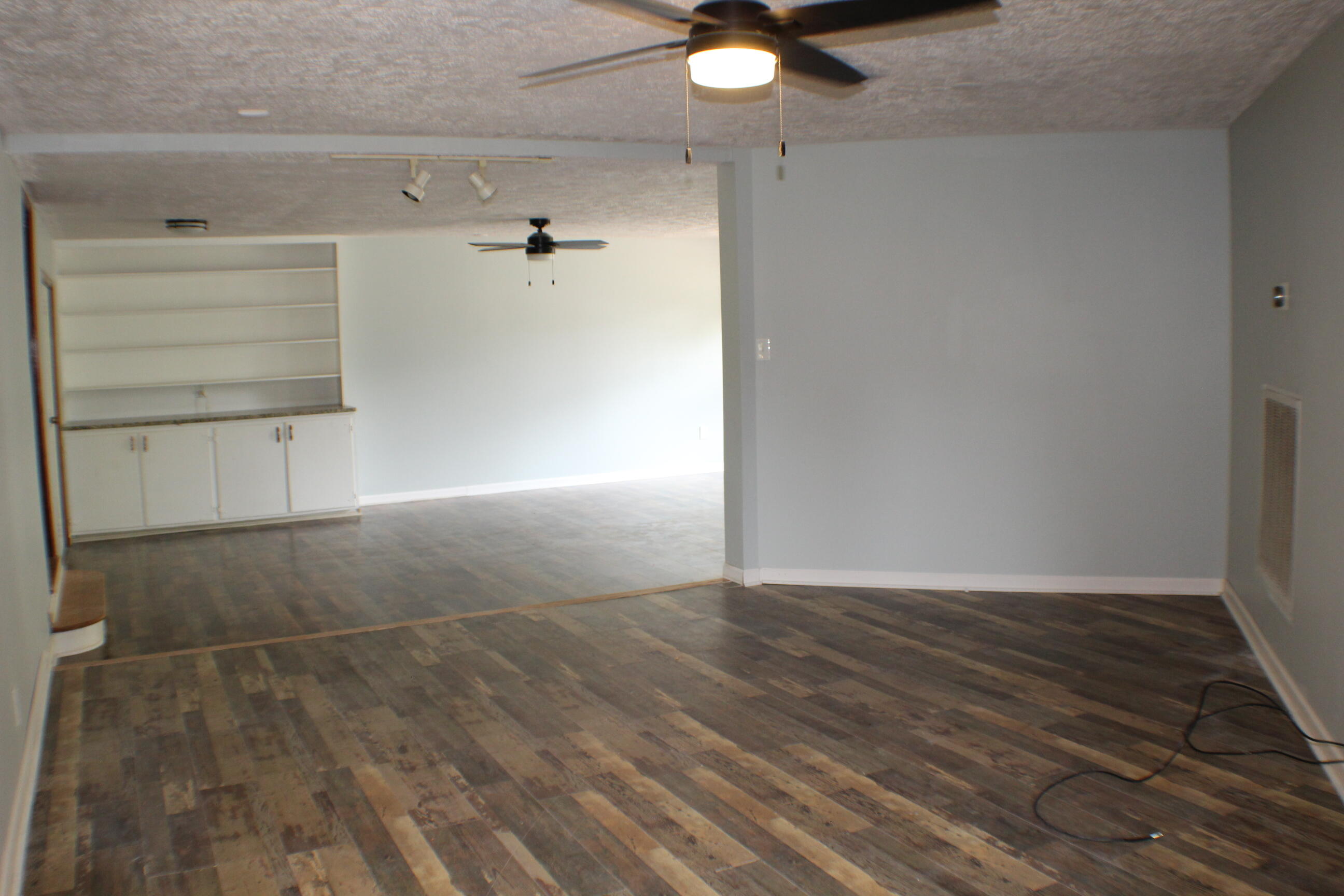 432 Ridgefields Road, Unit 26 Kingsport, TN 37660 - Photo 32 of 38 Family/dining area/office
