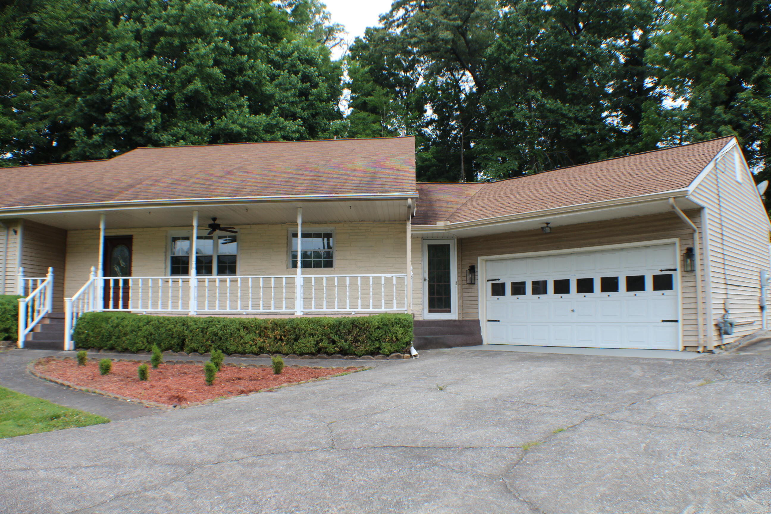 432 Ridgefields Road, Unit 26 Kingsport, TN 37660 - Photo 37 of 38 IMG_4559