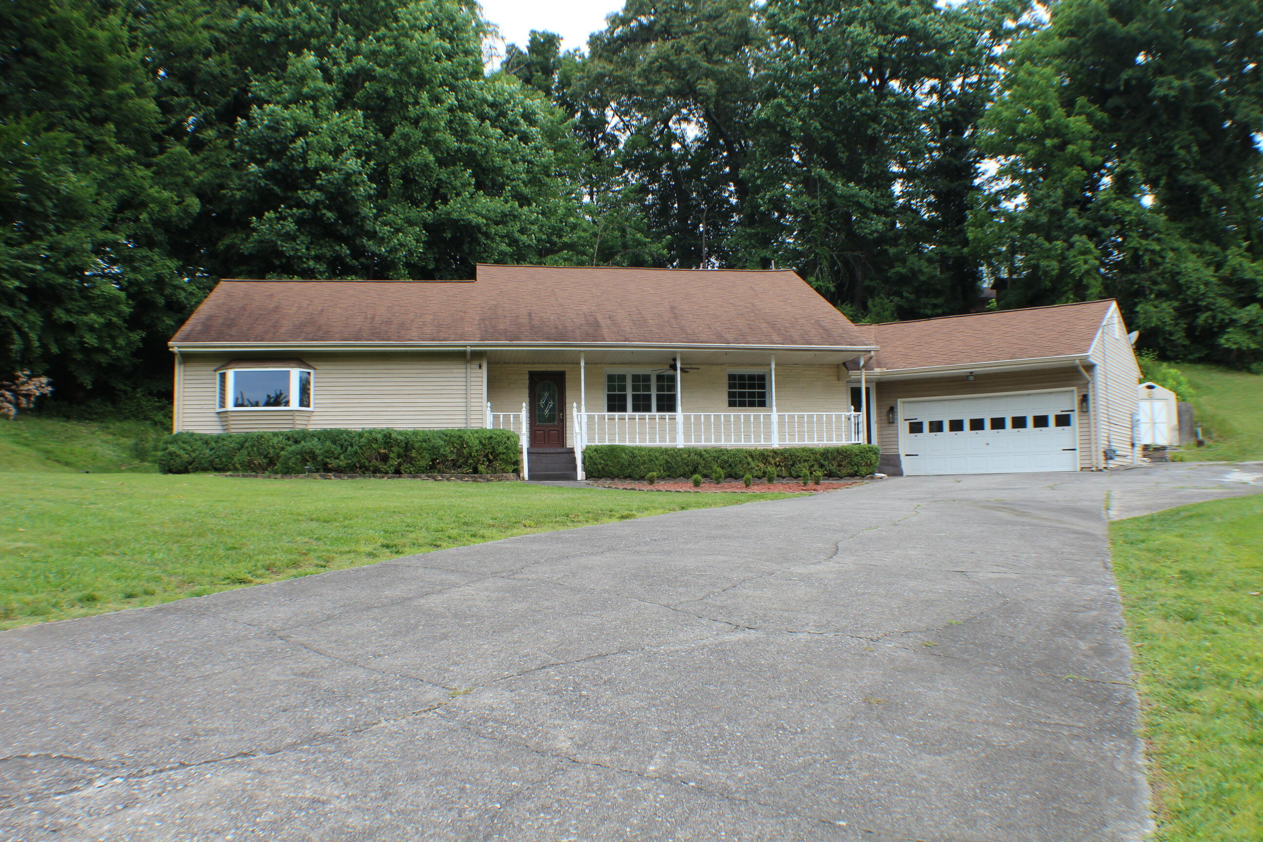 432 Ridgefields Road, Unit 26 Kingsport, TN 37660 - Photo 38 of 38 IMG_4557