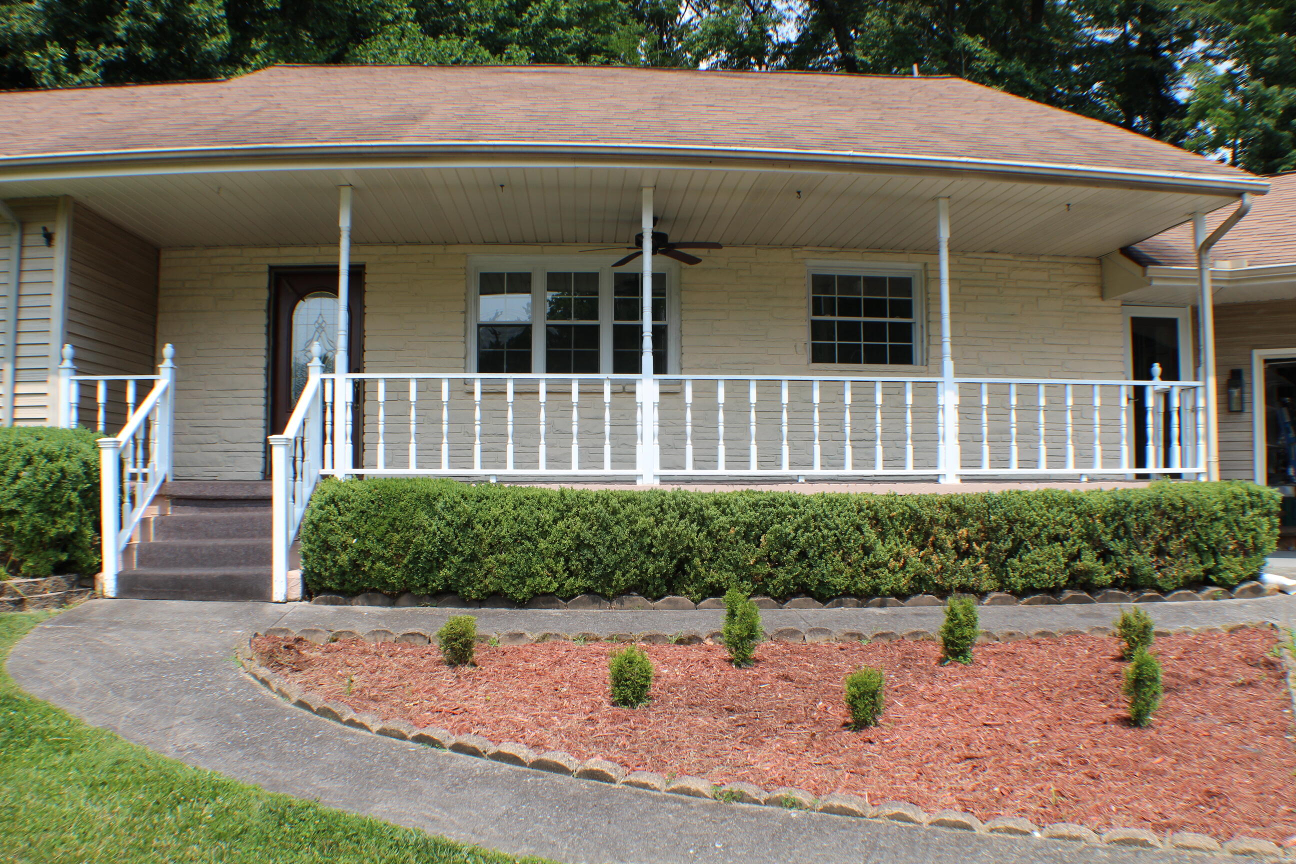 432 Ridgefields Road, Unit 26 Kingsport, TN 37660 - Photo 4 of 38 IMG_4403 (1)